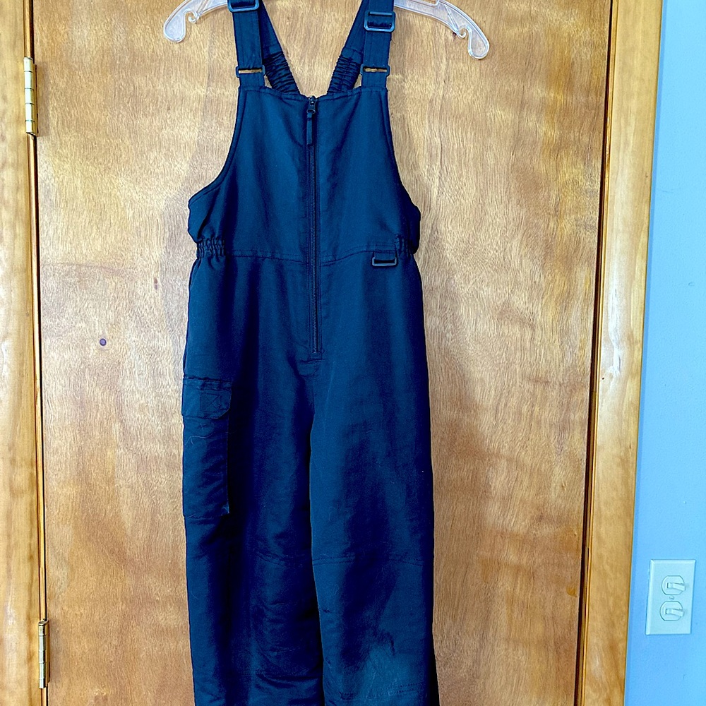 Black Cherokee girls snow pants. Medium (7/8) worn no holes.